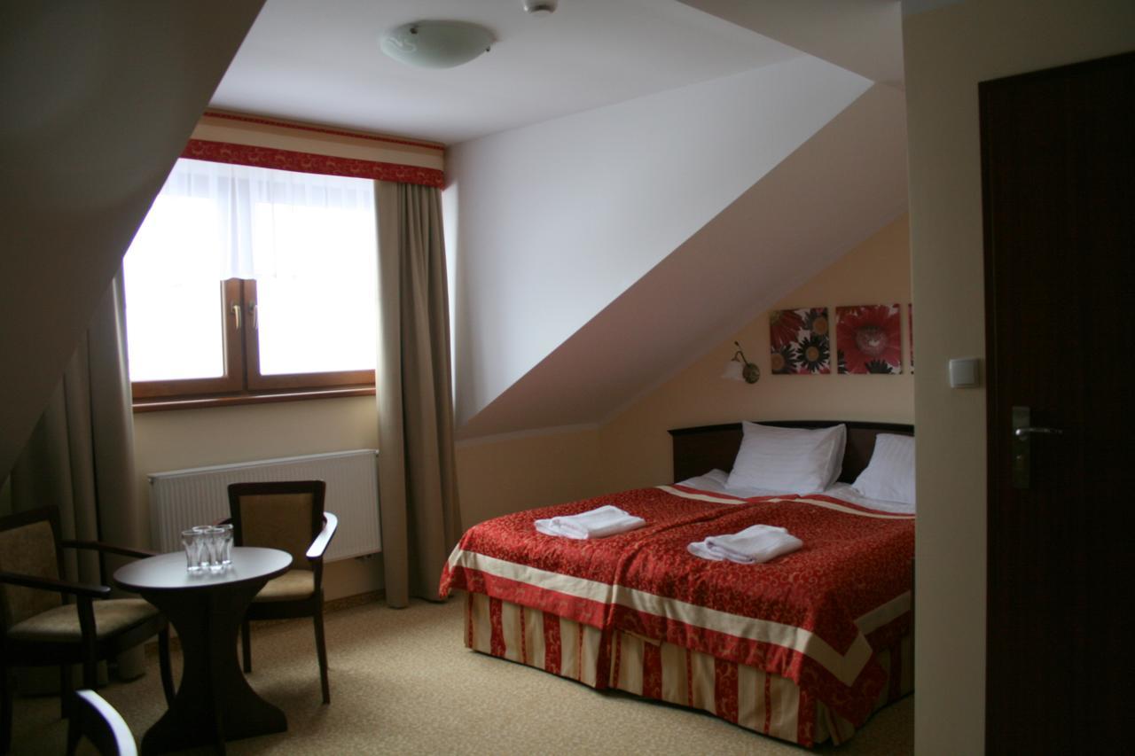 Hotel Zieleniec Zieleniec  Ngoại thất bức ảnh