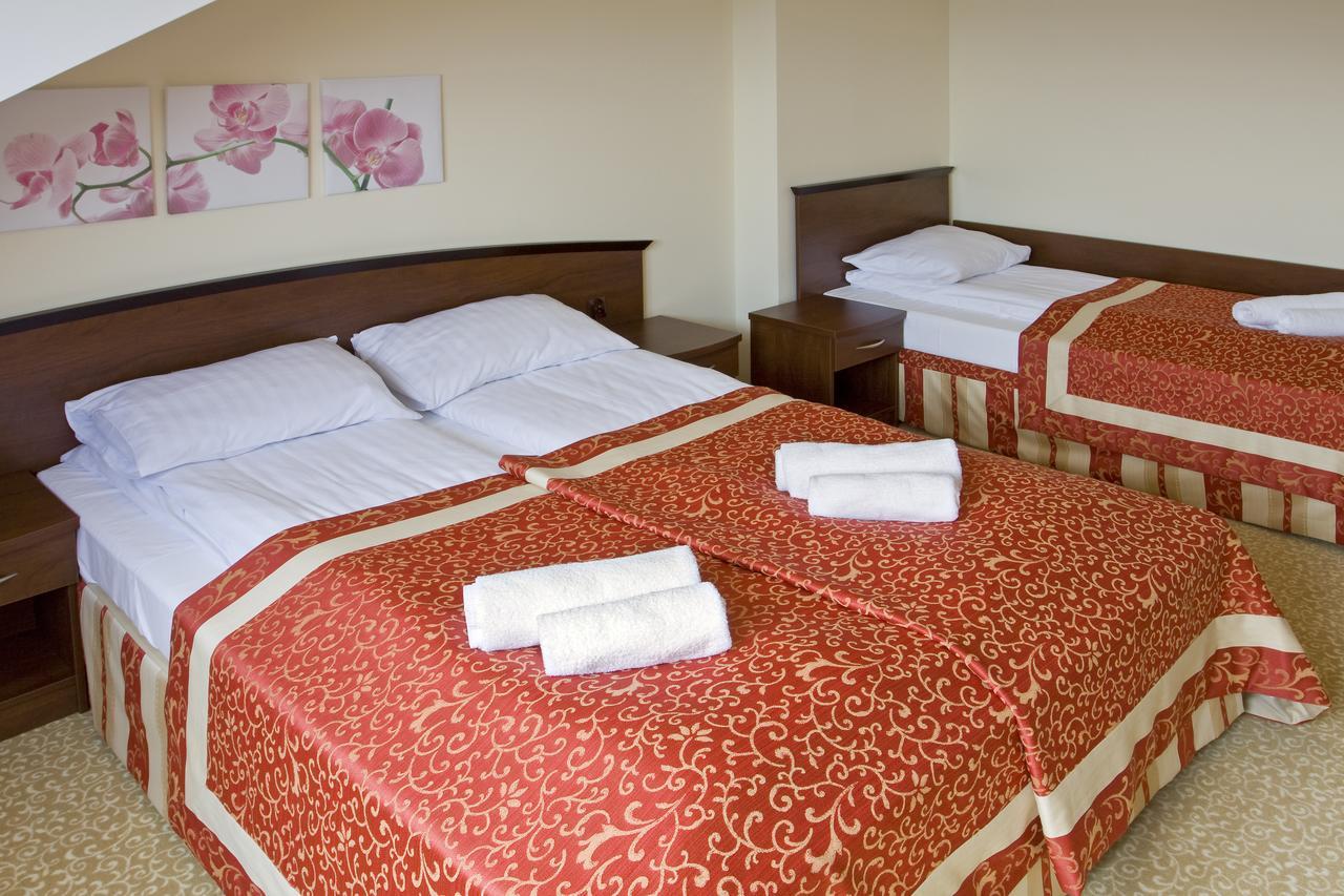 Hotel Zieleniec Zieleniec  Ngoại thất bức ảnh